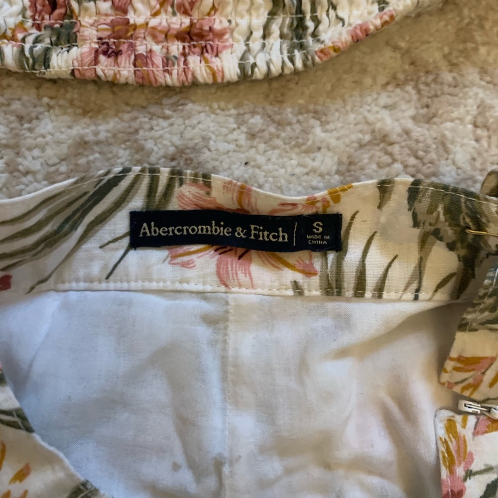 High waisted shorts and crop top floral two piece - Picture 4 of 9